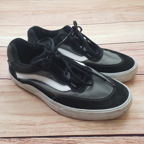 Vans Skateboarding Shoes‎ Mens Size 12 Black White Low Top Suede Canvas PopCush